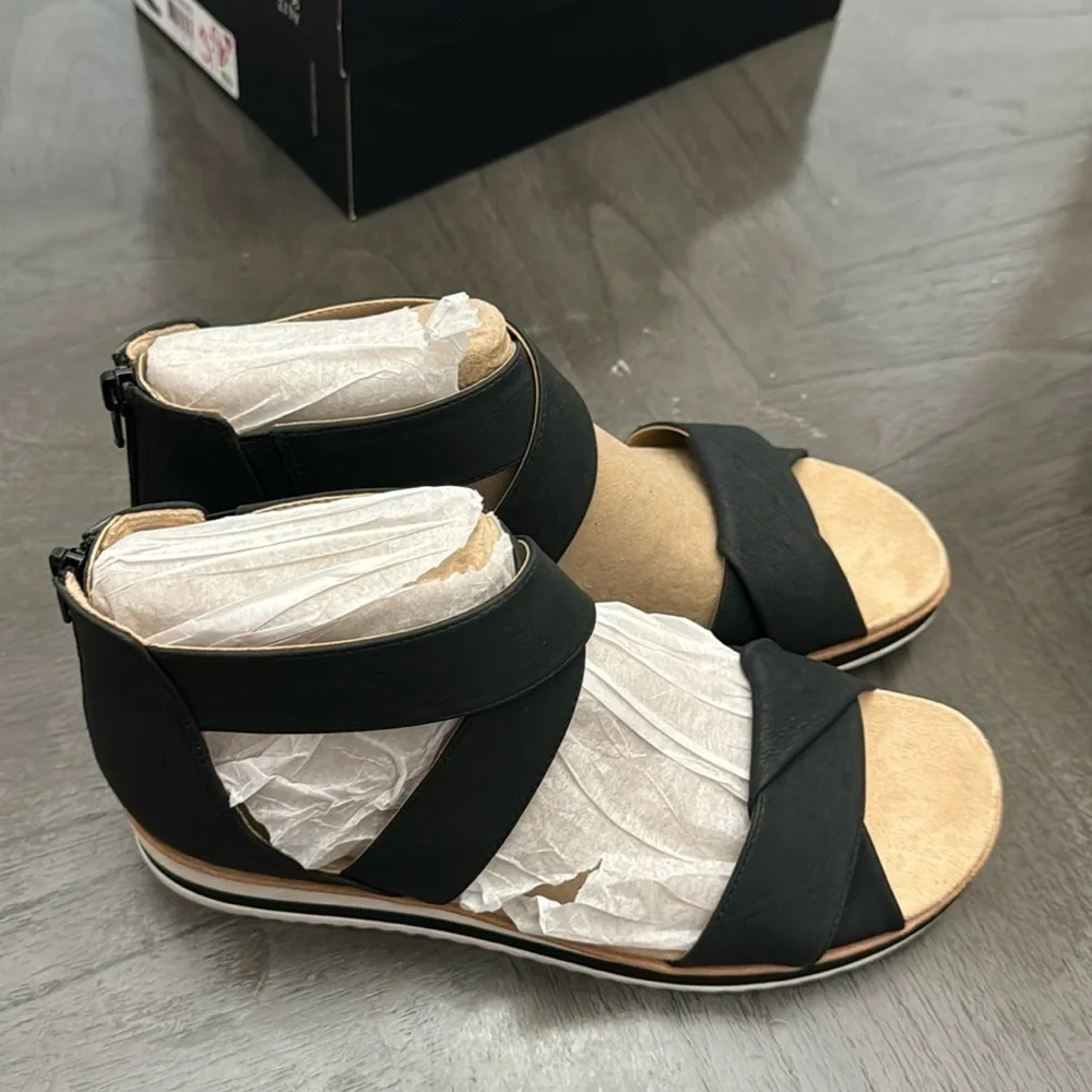 Life Stride Zoom Strappy Sandal